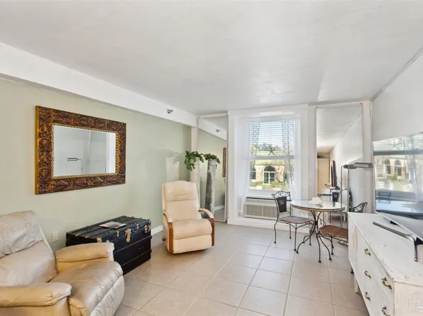 224 E Garden St APT 232, Pensacola, FL 32502