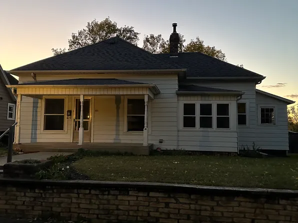 1104 S Brady St, Attica, IN 47918