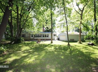 1629 N Farwell Bridge Rd, Ridott, IL 61067