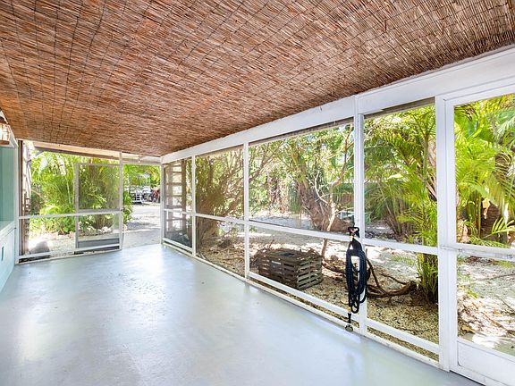 5th image of 273 Loeb Ave