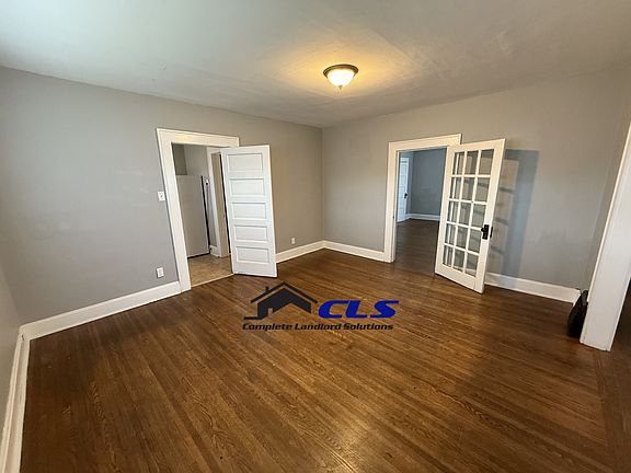 4th image of 832 S 17th St