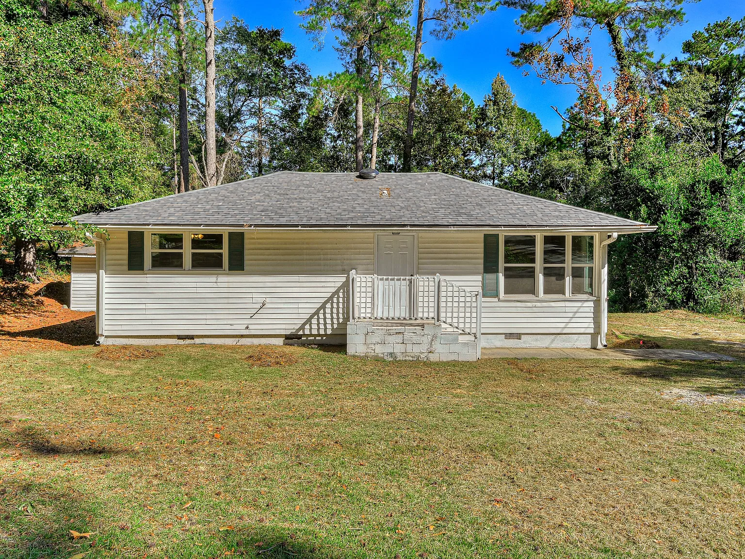 3 bed, 1200 sqft, $1,500 — Photo 1