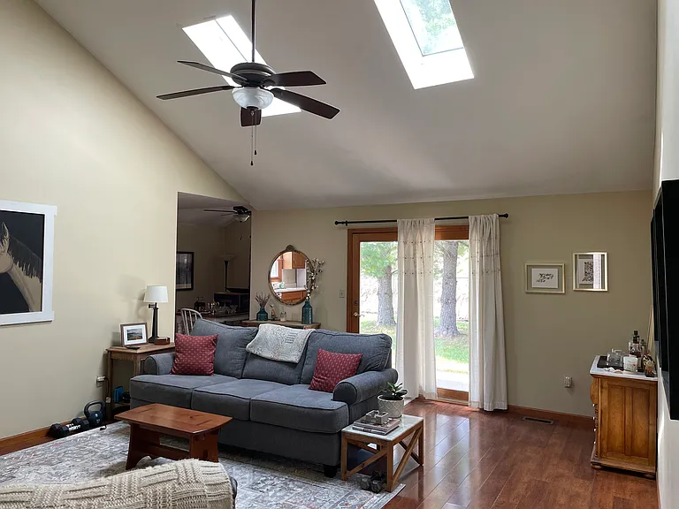 2730 Cedar Ridge Dr — Photo 6
