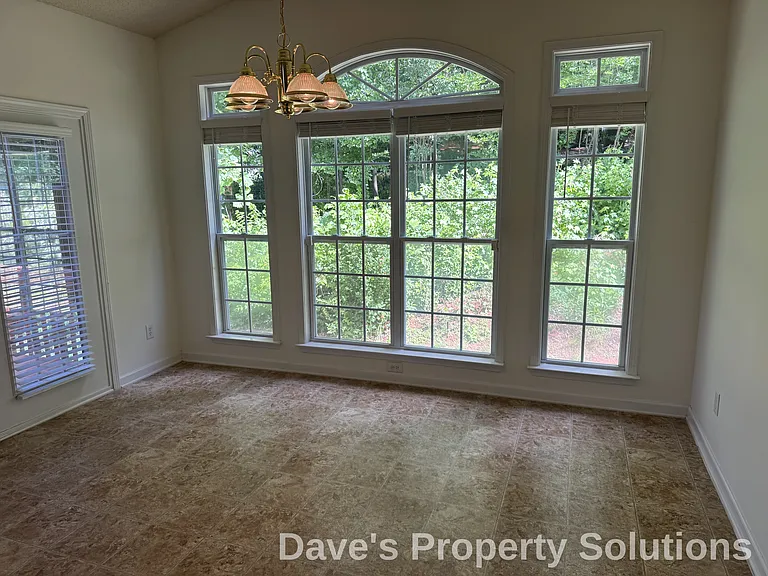 5265 Ivystone Ln — Photo 7