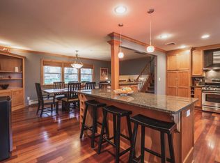 11668 N Bobolink Ln, Mequon, WI 53092