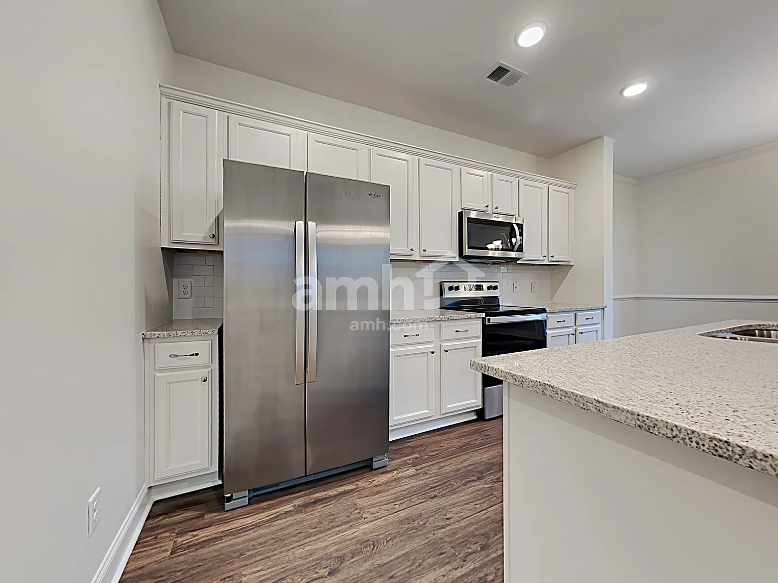 4 bed, 2.5 bath, 1888 sqft, $2,425 — Photo 3
