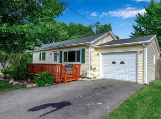 6655 Gates Dr, Derby, NY 14047