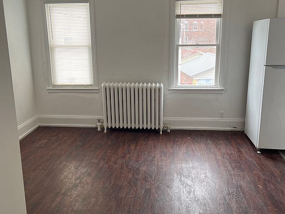 4th image of 584-586 Central Ave #2
