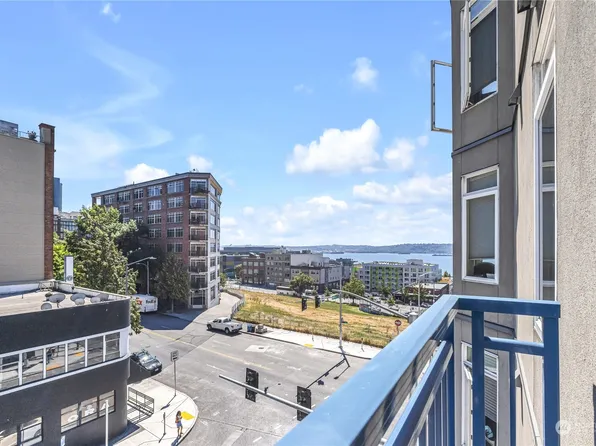 2414 1st Avenue #518, Seattle, WA 98121