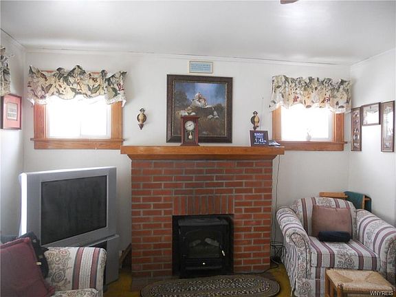 2nd image of 155 Aldrich St