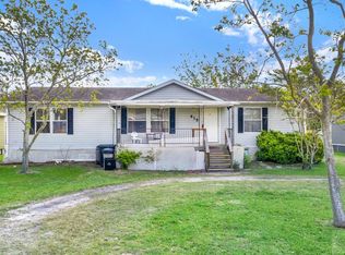 415 6th St, Dickinson, TX 77539