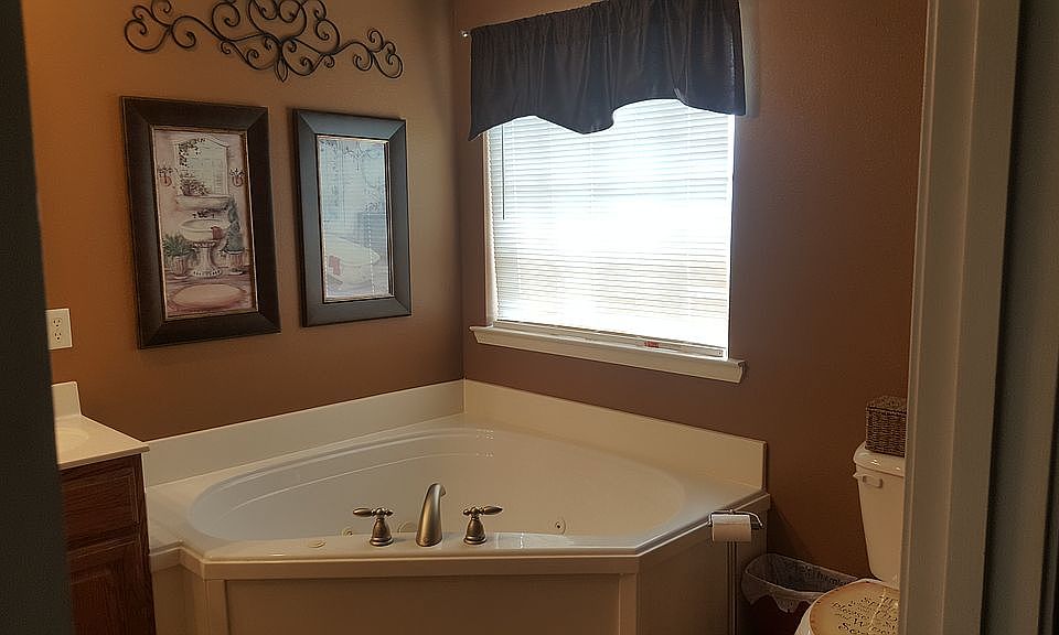 Mstr bath