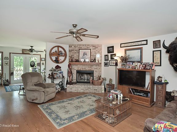 4th image of 232 Johnson St