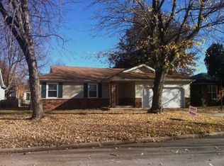 2560 S Regina Ave, Springfield, MO 65807
