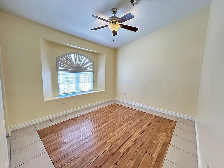 4685 E Wyoming Ave — Photo 15