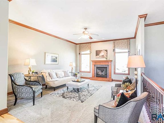 3rd image of 6317 S Wicklow Ave