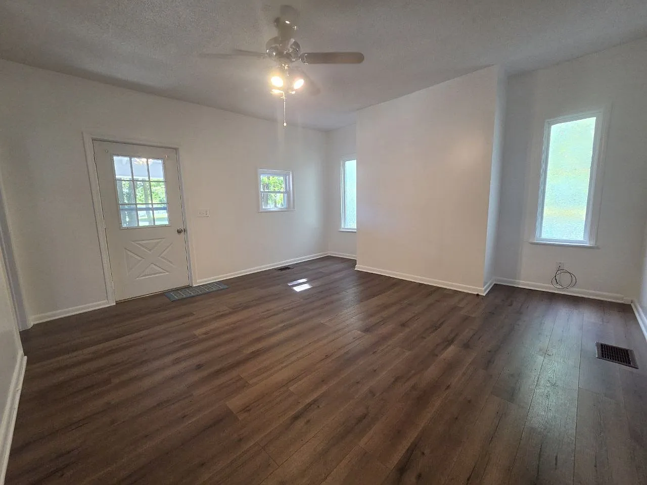 1 bed, 1200 sqft, $1,250 — Photo 4