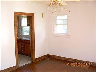 2nd image of 535 Jackson St