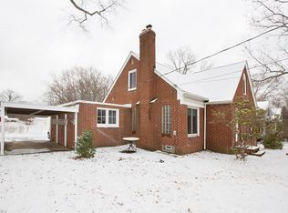 22172 Detroit Rd, Rocky River, OH 44116