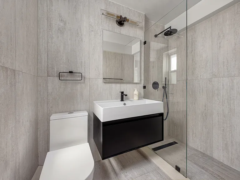 60 E 9th St #638 — Photo 11