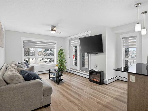 4th image of 240 S Skyview Ranch Rd NE #4106