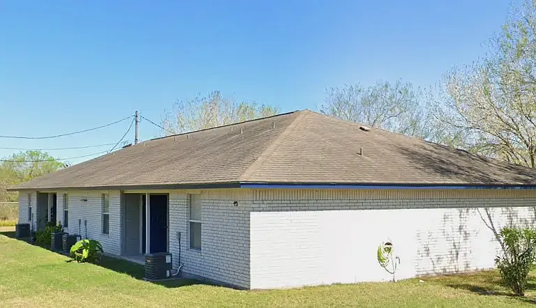 402 Hinojosa Dr — Photo 3