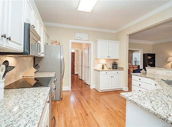 5th image of 7942 Elphin Ct