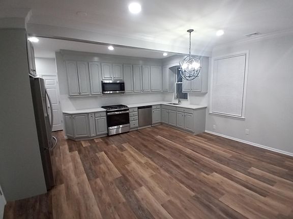 4th image of 270 Park Ave