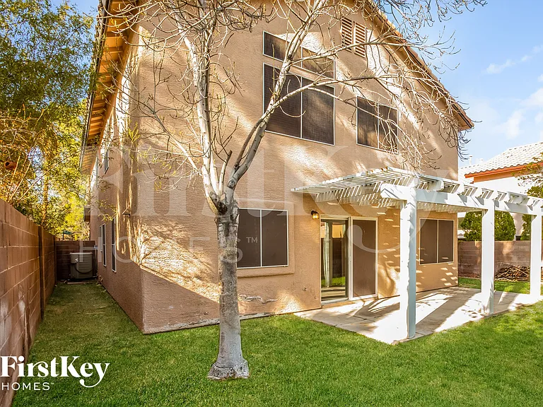 9947 Pioneer Ave — Photo 16