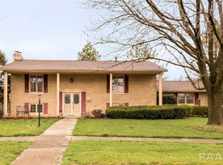 1001 Kingsbury Rd, Washington, IL 61571