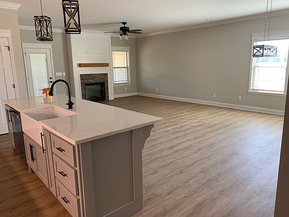 5th image of 347 Clear Creek Dr