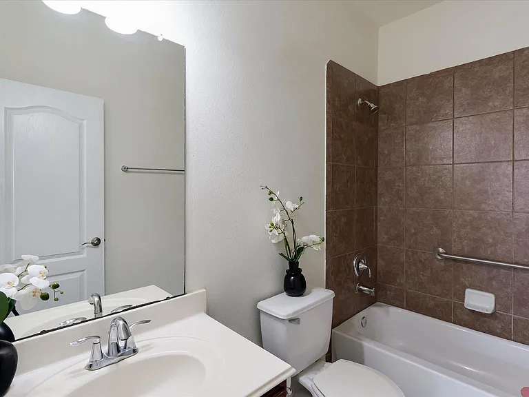13202 Indigo Creek Ln — Photo 30