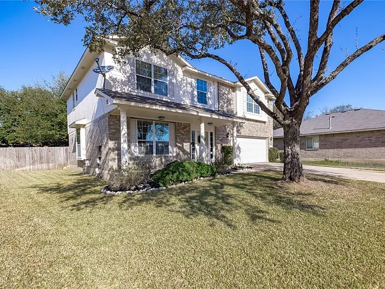 1405 Faustino Cv — Photo 2
