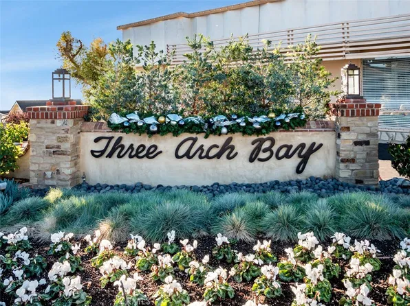 44 S La Senda Dr, Laguna Beach, CA 92651