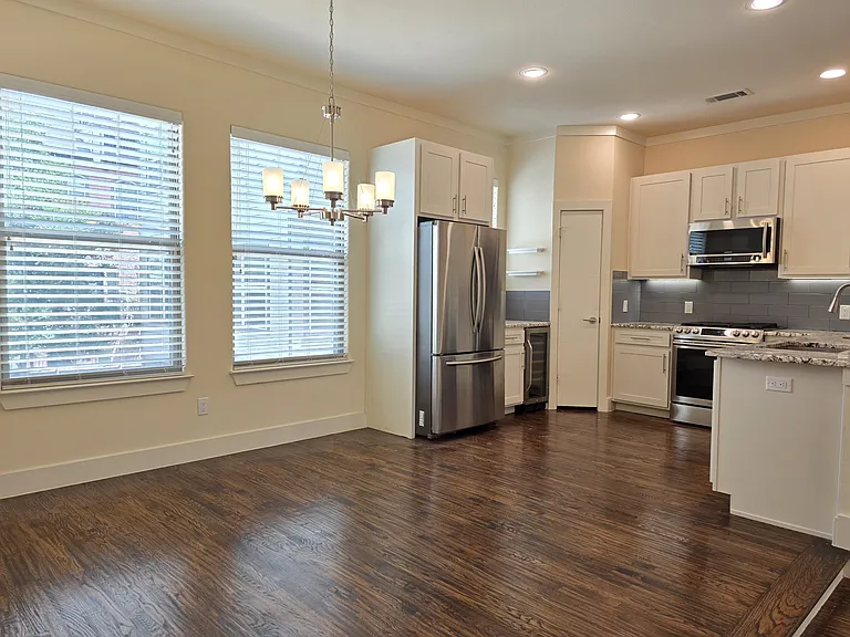 5905 Ross Ave #5 — Photo 7