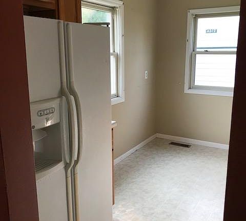 5th image of 4312 Meadow Ln