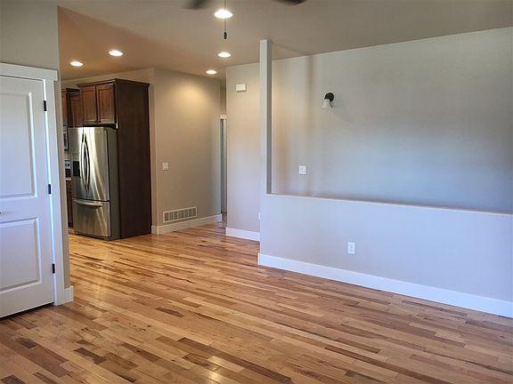 2nd image of 2717 Knadler St