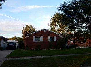 26710 Golfview St, Dearborn Heights, MI 48127