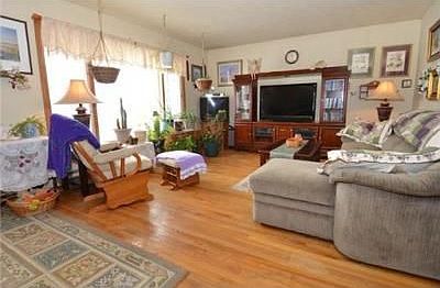 2nd image of 940 Homewood Ave