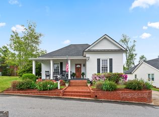 6 6th St, Newnan, GA 30263