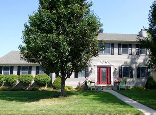 1003 Mesa Dr, Chatham, IL 62629