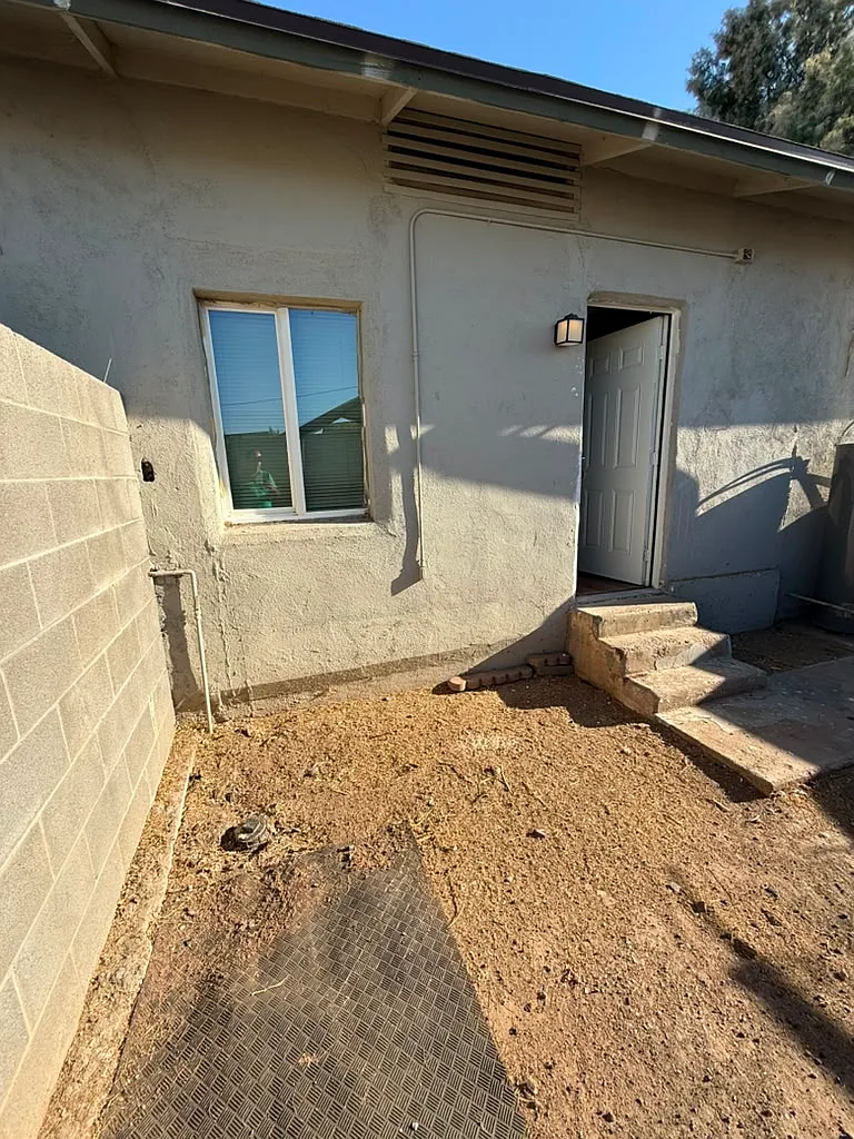 48 W Tamarisk — Photo 2