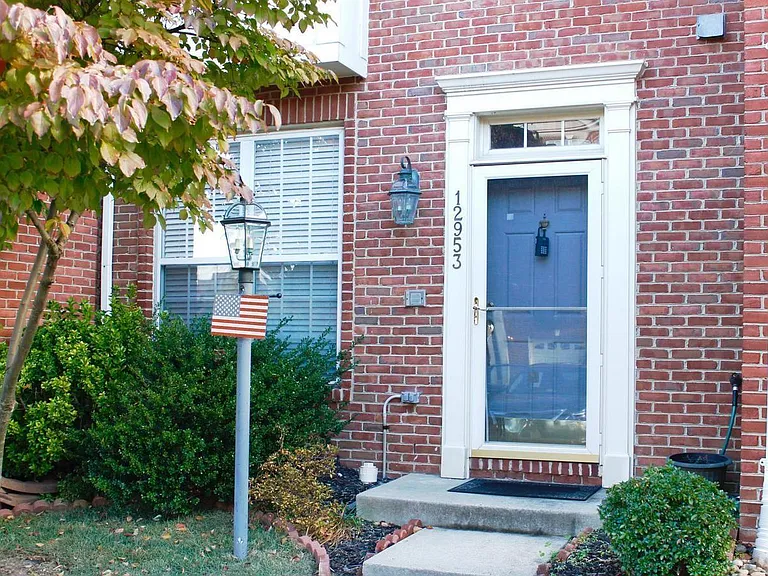 12953 Park Crescent Cir — Photo 2