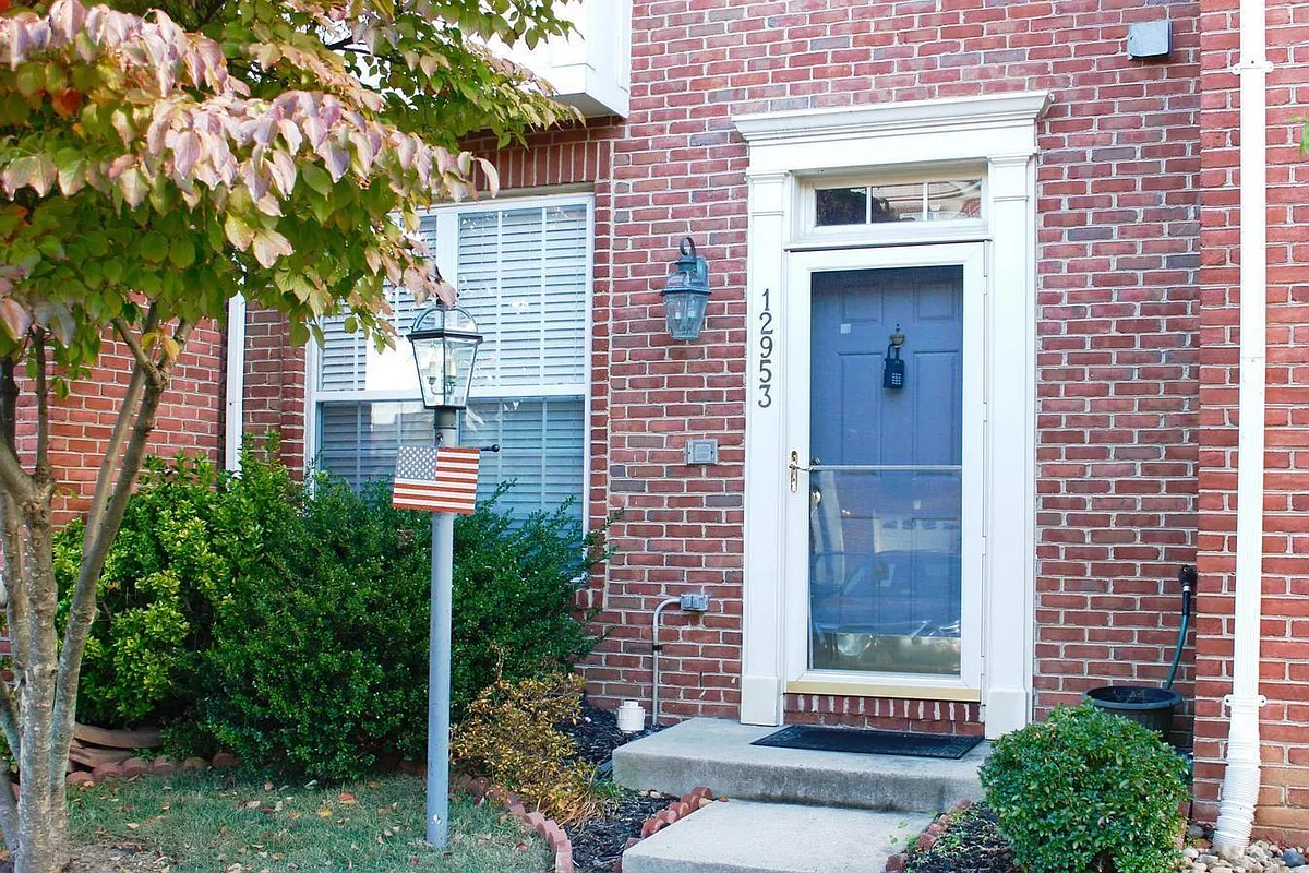 Building Photo - 12953 Park Crescent Cir
