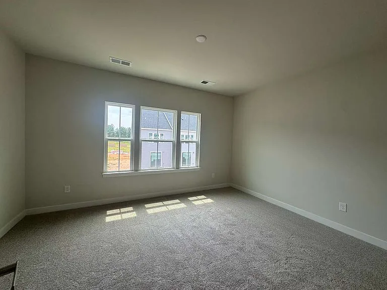 4717 Cloverleigh Dr — Photo 6