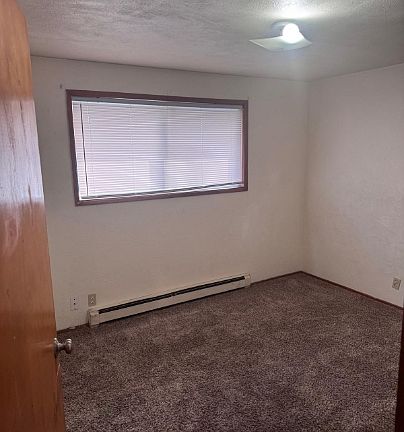 4th image of 883 SE 11th Ave
