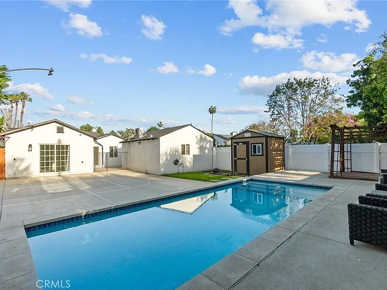 5937 Ranchito Ave — Photo 1