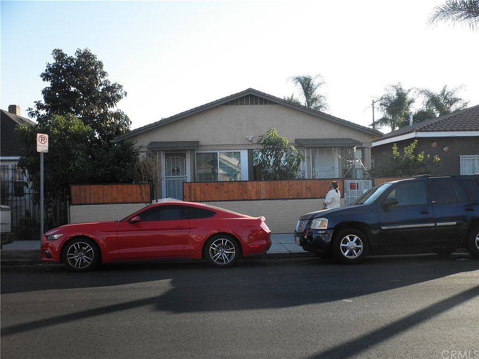 1st image of 218 E 60th St