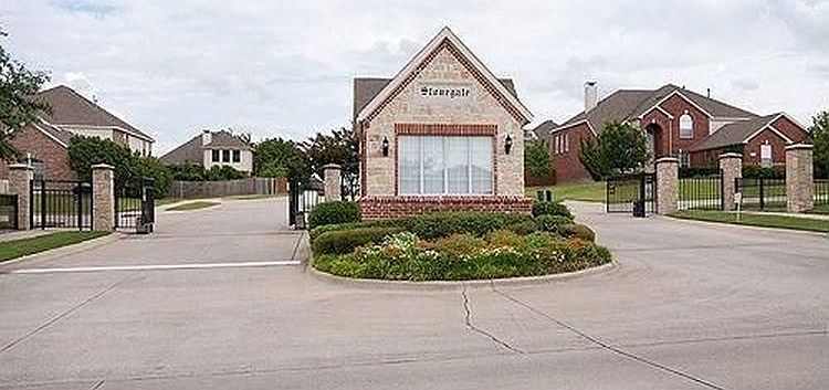 2nd image of 2924 Willowdale Ct