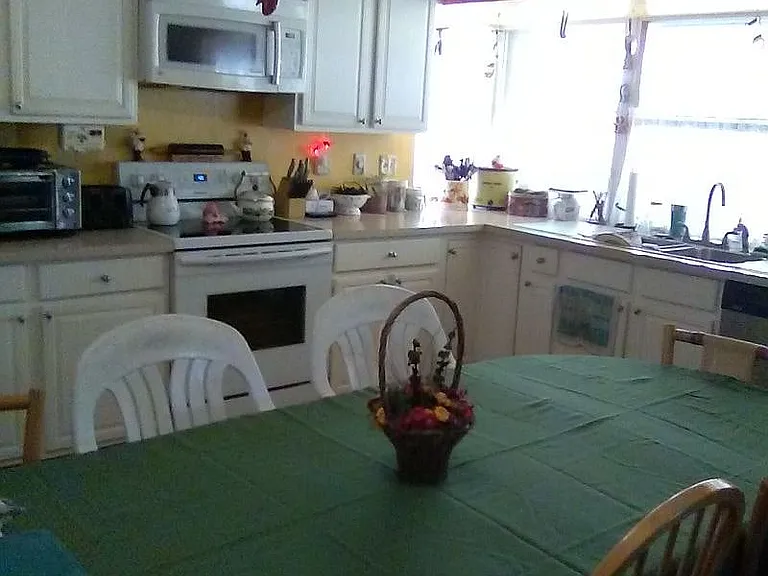 807 SE Celtic Ave — Photo 7